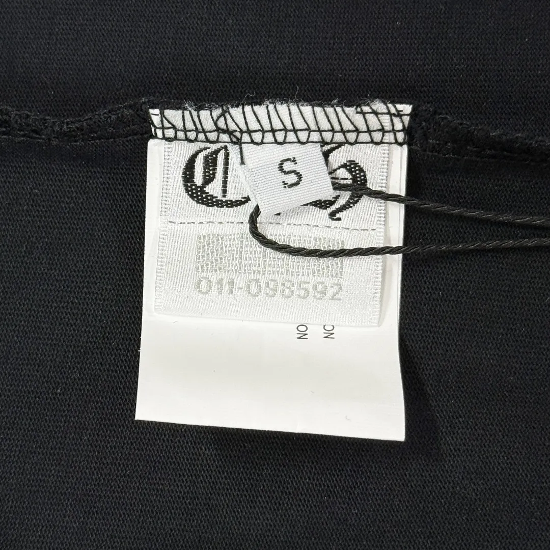 P180 Chrome Hearts Chrome Hearts 25 high-end versions. The fabric is made of 300 grams of high-density pure cotton. It does not deform or shrink. It has three labels. It is the same style for men and women. Technology: suede foaming + digital printing. Color: white, black. SIZE: S-XL.